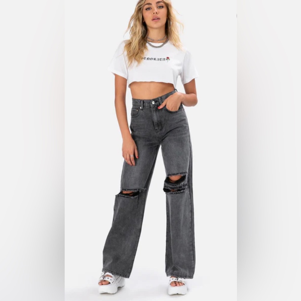 Size Medium black baggy ripped jeans  🖤